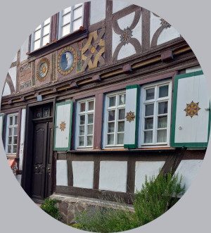 Sonne-Mond-Sterne-Haus